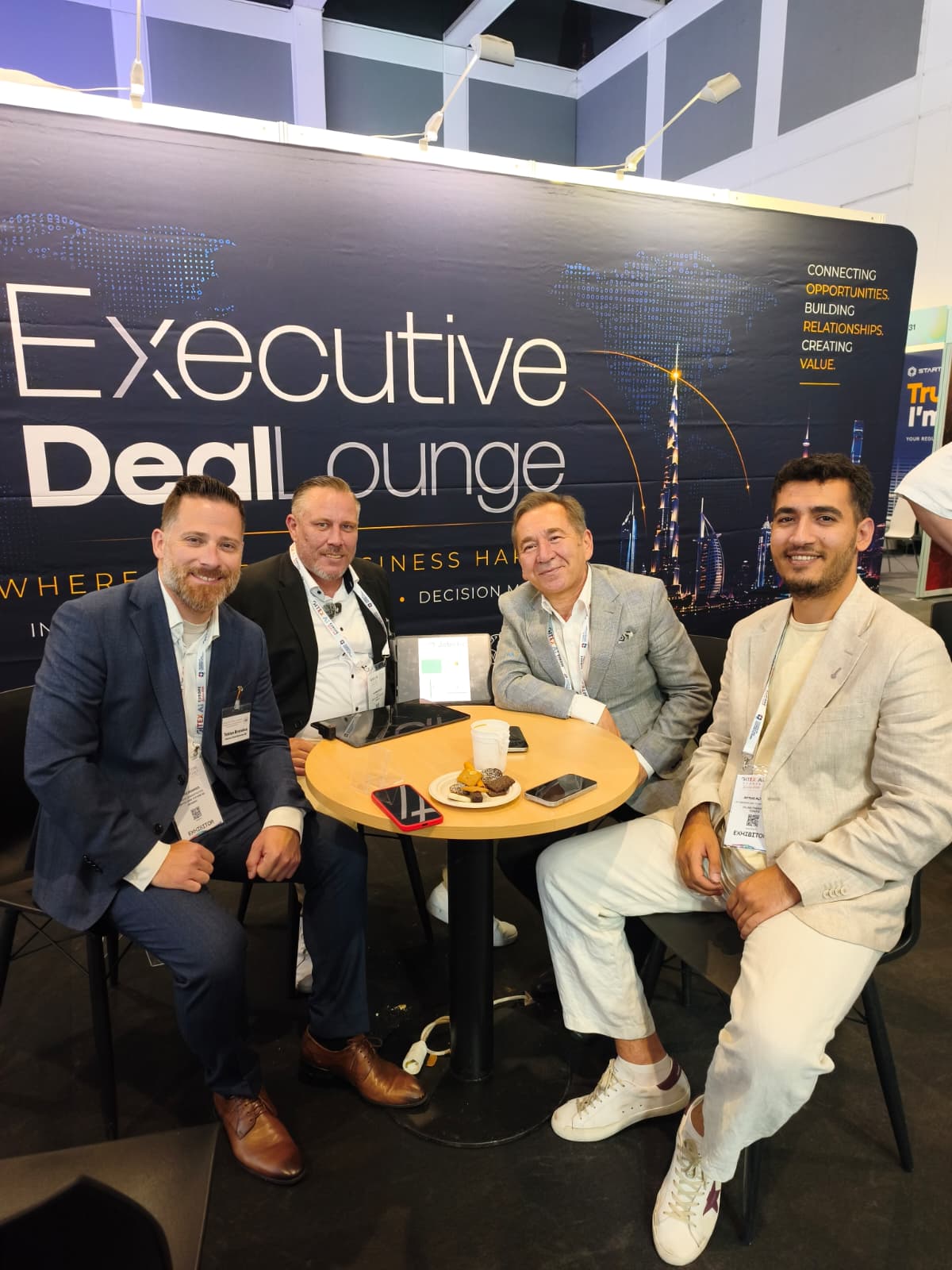 Teilnehmer der Executive Deal Lounge auf der GITEX Berlin